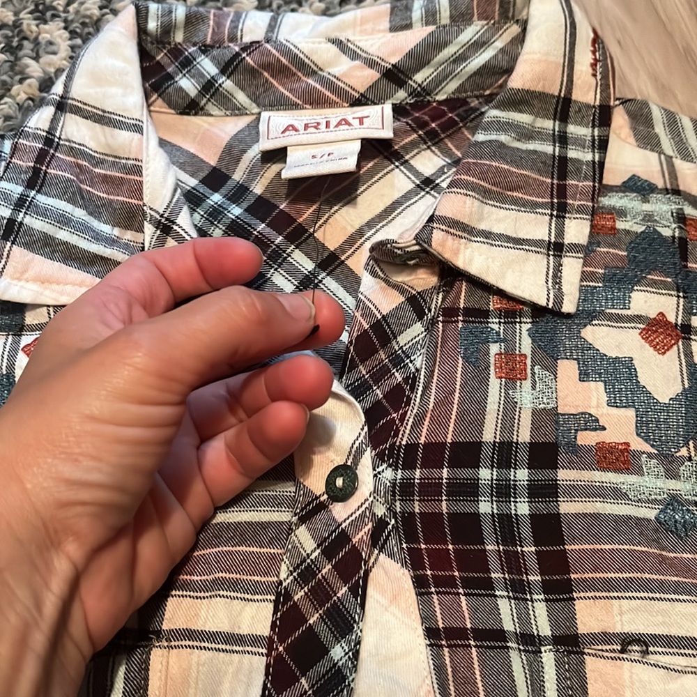 Ariat button up - Picture 3 of 3